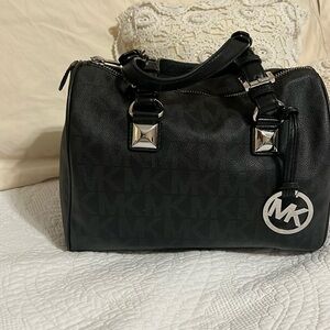 Michael Kors purse nice and clean $50